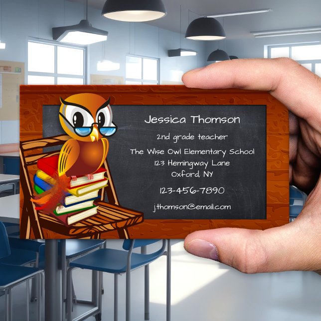 Carte de visite enseignant tableau craie chouette  (Business card featuring a cartoon owl on a pile of books. Great for a teacher or substitute teacher.)