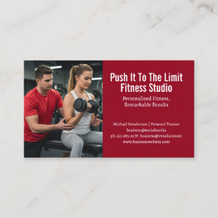 Carte De Visite Entraîneur de fitness aidant un client