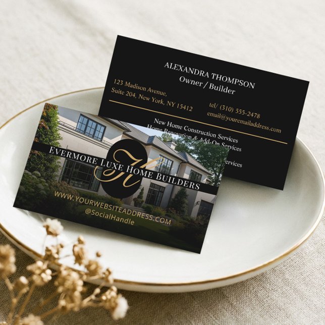 Carte De Visite Entrepreneur de construction de maisons Monogramme (Luxe Black Gold Monogram Home Builders Contractor Business Card)