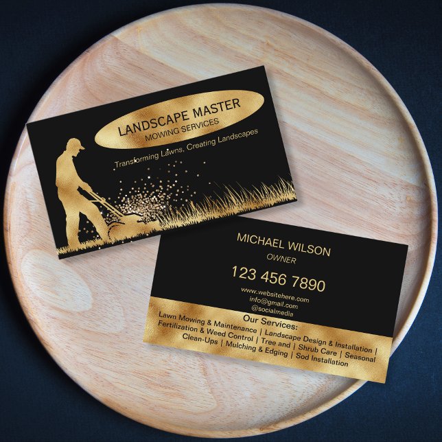 Carte De Visite Entretien professionnel de la pelouse jardinage (golden mower on the black background landscaping business card)