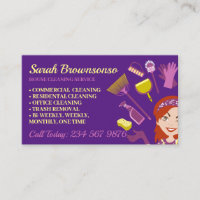 Femme aux cheveux rose violet nettoyage de maison 