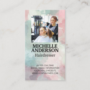Carte De Visite Femme travaillant sur les cheveux en studio