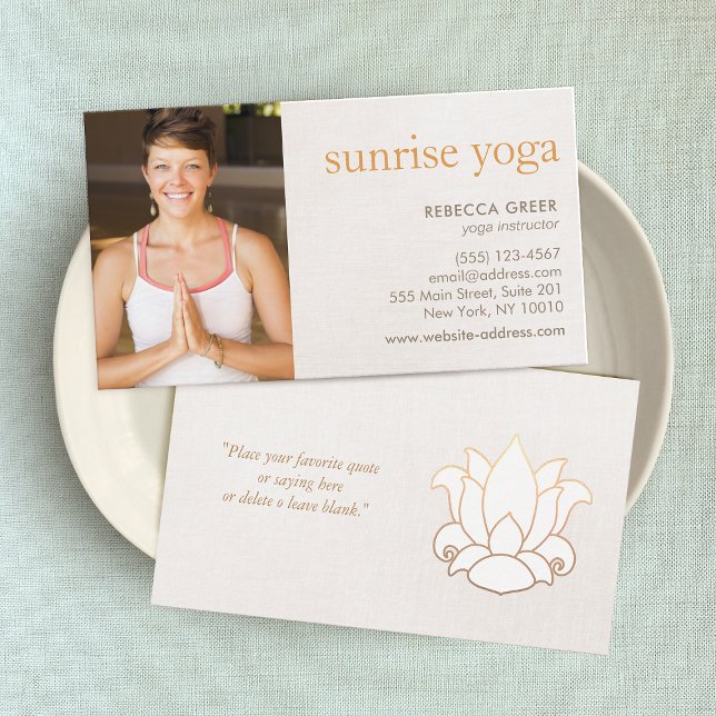 Carte De Visite Fleur de Lotus blanc Yoga Teacher Photo Beige (Créateur téléchargé)