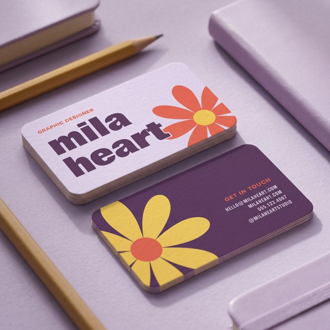 Carte De Visite Fleur Moderne Violet Rétro (Simulated business cards on table)