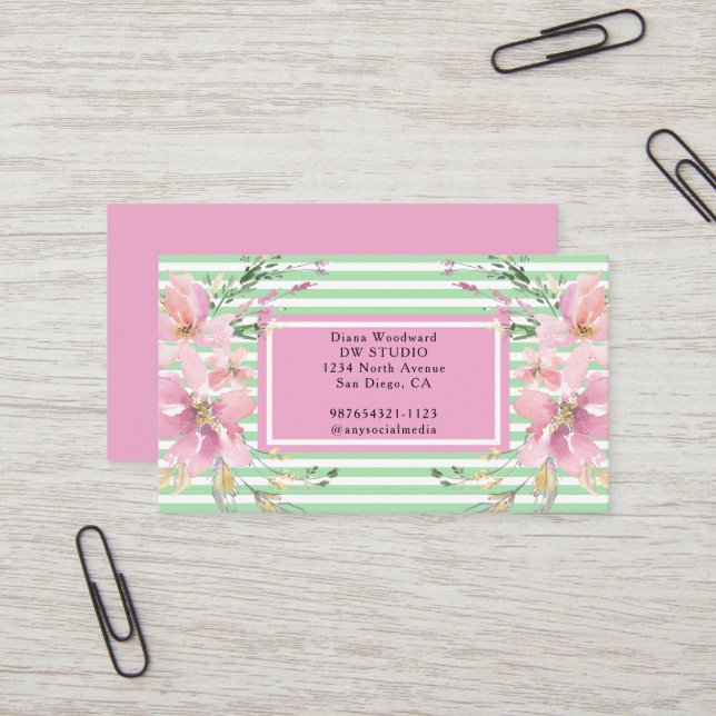 Carte de visite florale rose et verte moderne (Devant/Arrière en situation)