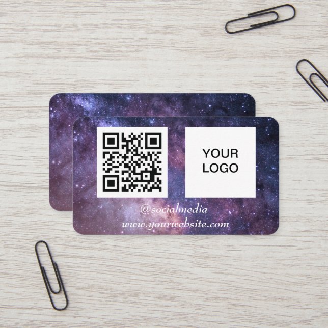 Carte De Visite Galaxy Space Médias sociaux QR Code Purple Modern (Devant/Arrière en situation)