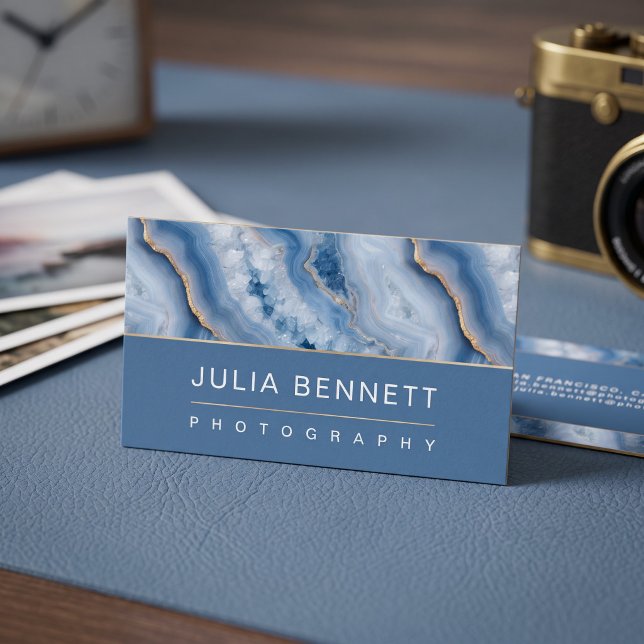 Carte De Visite Géode Bleue Élégante (Simulated business cards on table)