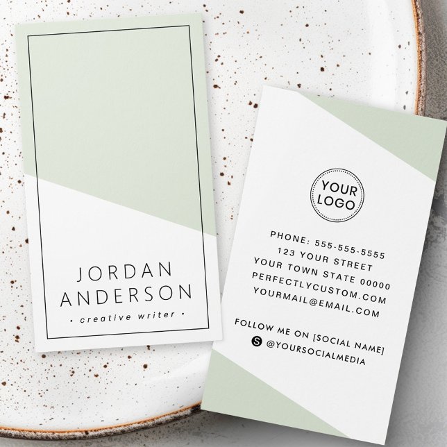 Carte de visite géométrique moderne vert sauge (Modern light sage green geometric business card)