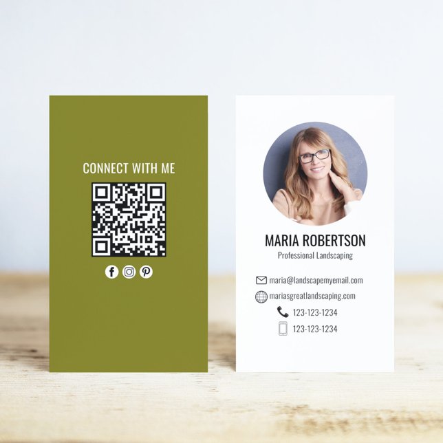 Carte De Visite Green Modern Business Photo QR Code Business Card (Green business card template with photo and QR code.)