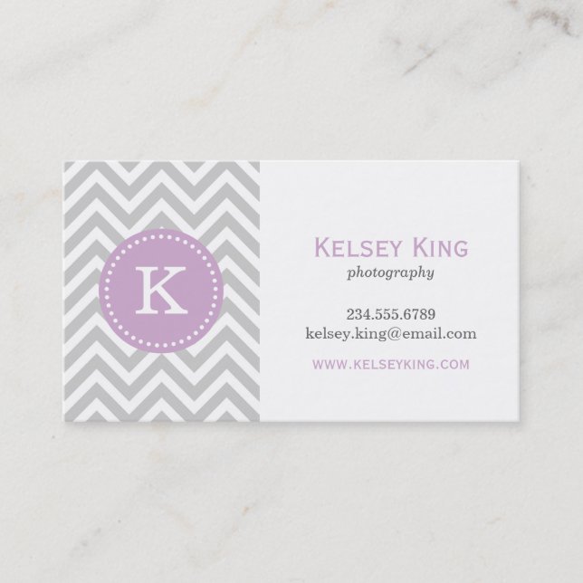 Carte De Visite Gris et Lilac Purple Chevron Personnalisé Monogram (Devant)