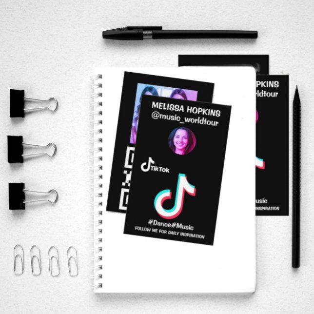 Carte De Visite Image de profil du logo tik tok personnalisé et co (Tik Tok business card with logo, qr code, photo, and profile picture.)