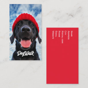 Carte De Visite Joyeux Labrador dans une Beanie rouge sous un ciel