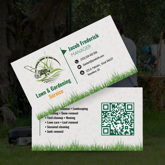 Carte De Visite Lawn Care & Landscaping Business Card – Green & Wh (Lawn Care & Landscaping Business Card – Green & White wiith Paper Background and QR code )