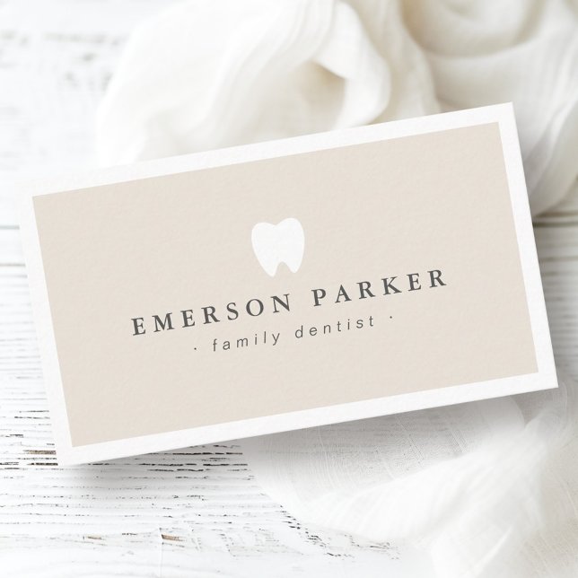Carte De Visite Logo de dent dentiste brun clair moderne (Light tan brown dentist tooth logo modern business card)