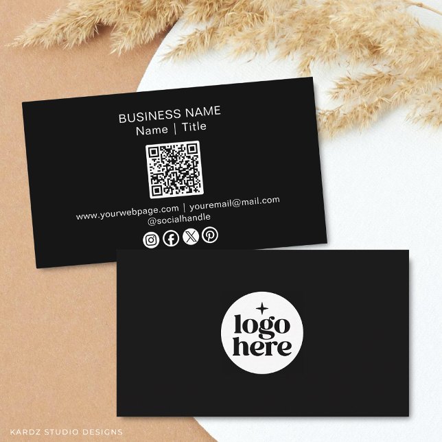 Carte De Visite Logo de médias sociaux minimal noir Code QR (Front and back of the card are shown at standard size. Choose paper and corner style.)