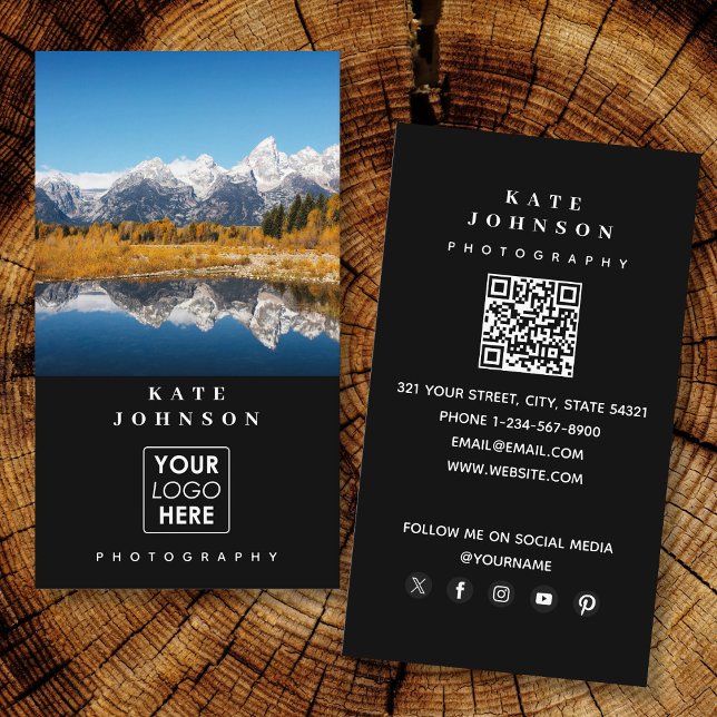 Carte De Visite Logo du photographe moderne Code QR Médias sociaux (Modern Photographer Logo QR Code Social Media Business Card)