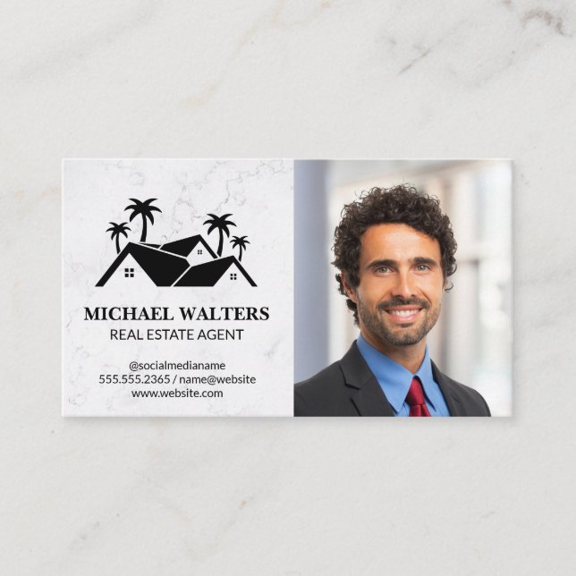 Carte De Visite Logo immobilier | Homme d'affaires en costume (Devant)
