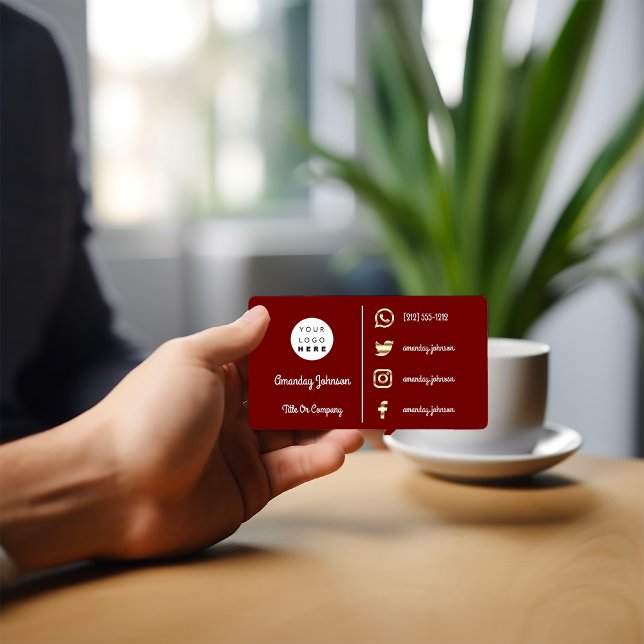 Carte De Visite Logo personnalisé Social Media Gold QR Code Maroon (Custom Logo Social Media Gold QR Code Maroon Business Card)