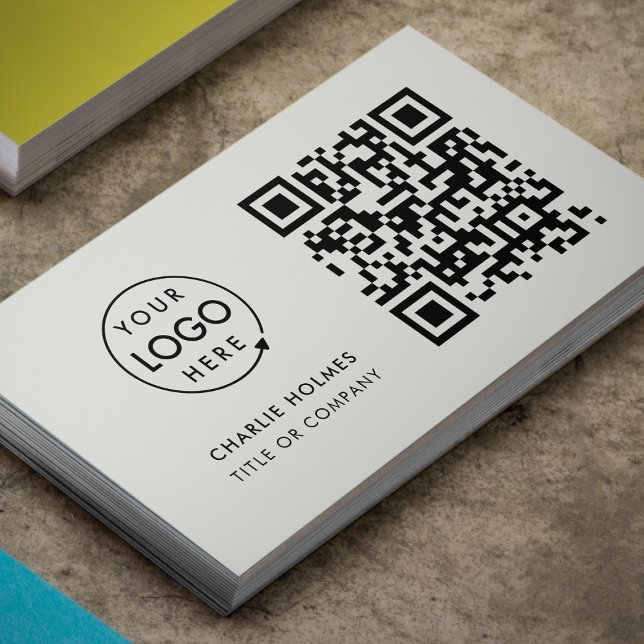 Carte De Visite Logo professionnel du code QR | Professionnel gris (Gray QR code business card by Guava, ideal for modern entrepreneurs and creative professionals)