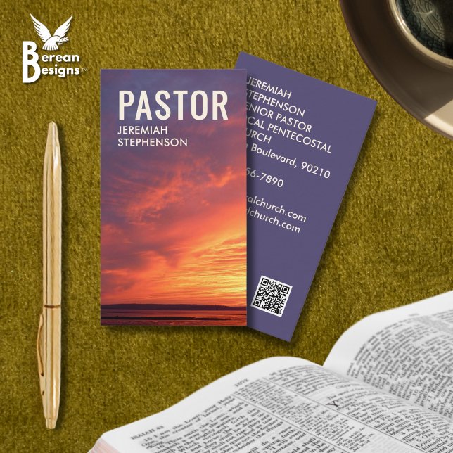 Carte De Visite Logo QR Code Église PASTEUR Coucher de soleil élég (Stylish church PASTOR business card with sunset scene. CUSTOM logo and QR code. Ideal for pastors)