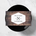 Carte De Visite Logo Rustique Crossed Fork Couteau Logo Distressed<br><div class="desc">Un badge de style vintage avec une fourchette croisée et un logo de couteau associé à votre nom ou nom d'entreprise devient une marque unique sur ce design carte de visite personnalisé. Placé sur une image arrière - plan en bois brun et en détresse pour une ambiance rustique. Parfait pour...</div>