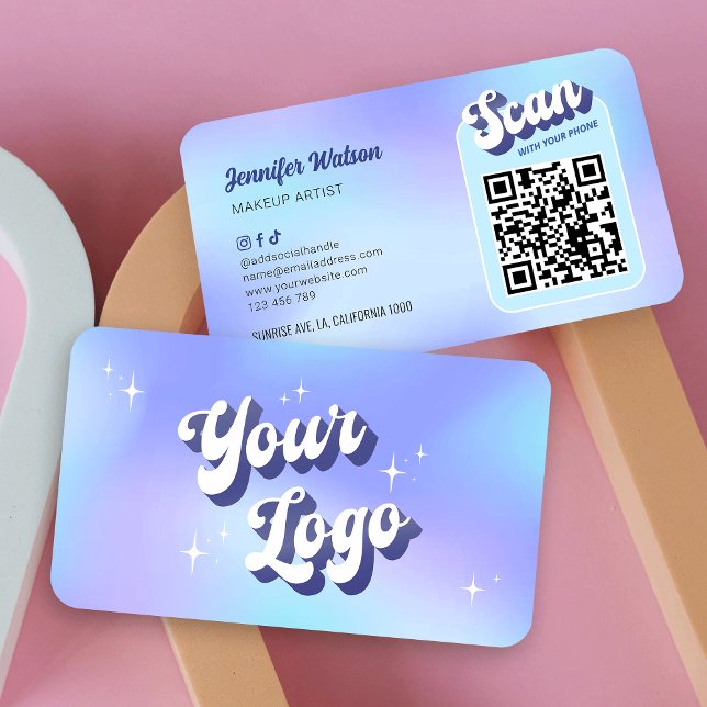 Carte De Visite Logo Super moderne Holographique Salon Spa QR Code (Modern scannable QR code business cards with retro groovy fonts and blue gradient background)