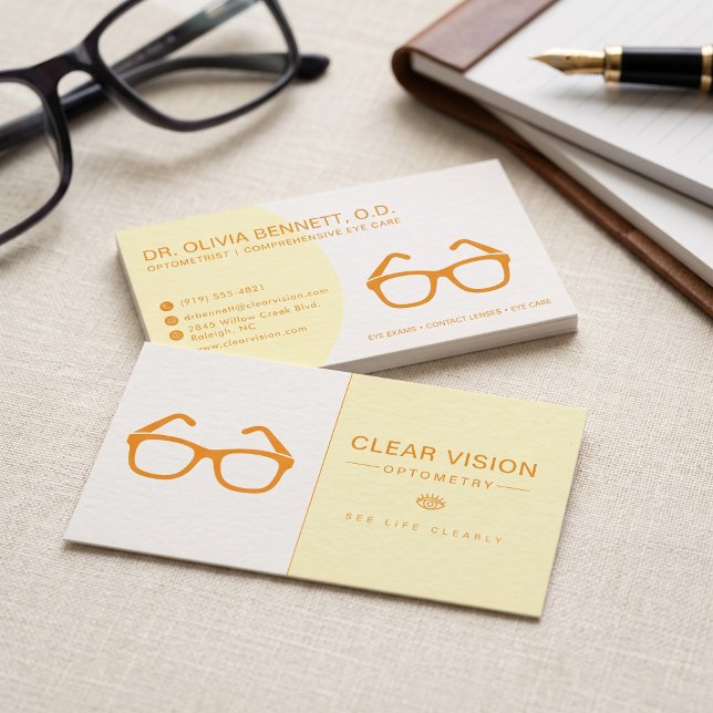Carte De Visite Lunettes de vue pastel modernes Optométriste (Simulated business cards on table)