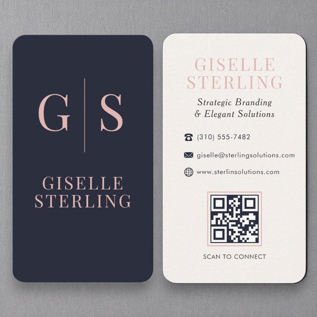 Carte De Visite Luxe Blush Rose Monogramme Marine bleu QR Code (Créateur téléchargé)