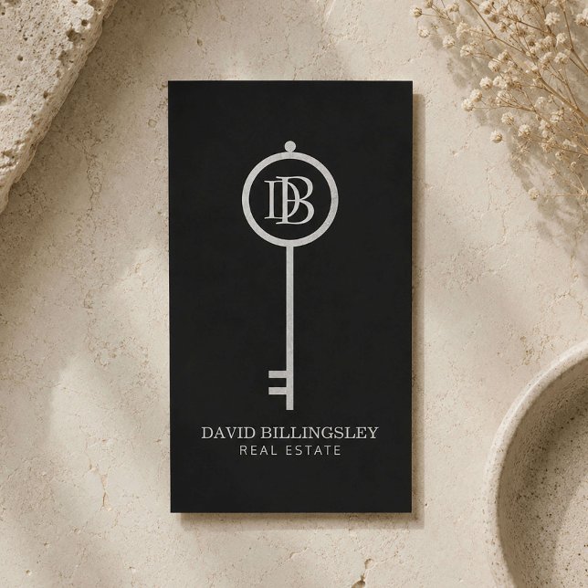 Carte De Visite Luxe Gray Skeleton Key Monogramme Realtor (Créateur téléchargé)