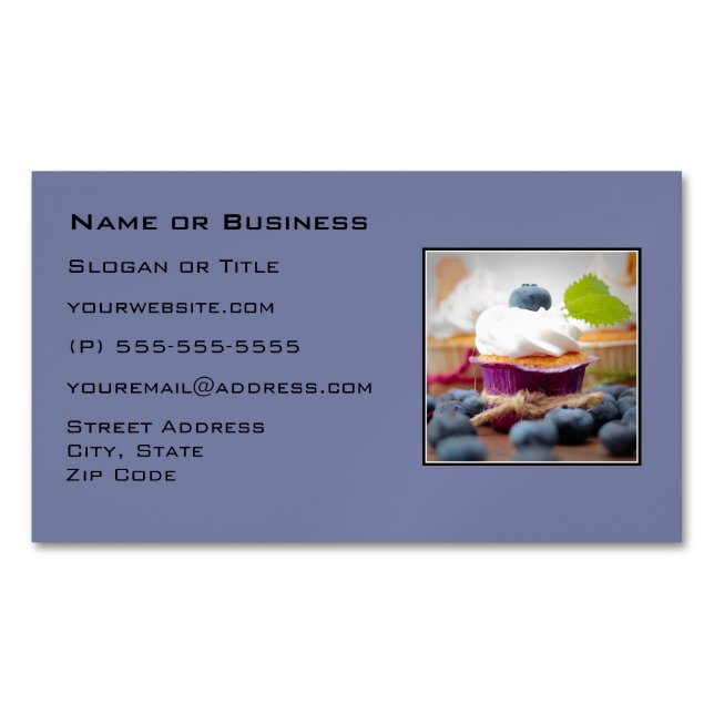 Carte De Visite Magnétique Delicious Blueberry Cupcake with Whipped Cream (devant)