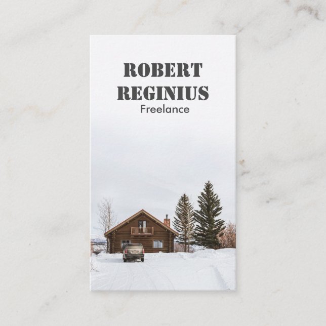 Carte De Visite maison en bois marron sur terrain recouvert de nei (Devant)