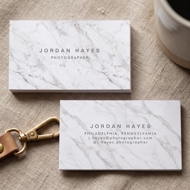 Carte De Visite Marbre Blanc de Luxe (Simulated business cards on table)