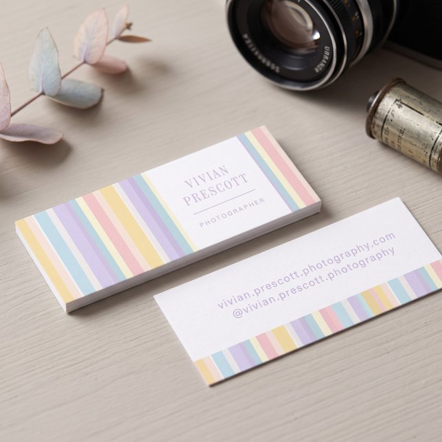 Carte De Visite Mini Conception de cadre à rayures pastel moderne (Simulated business cards on table)
