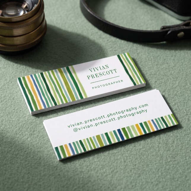 Carte De Visite Mini Conception de rayures peintes à la main moderne (Simulated business cards on table)