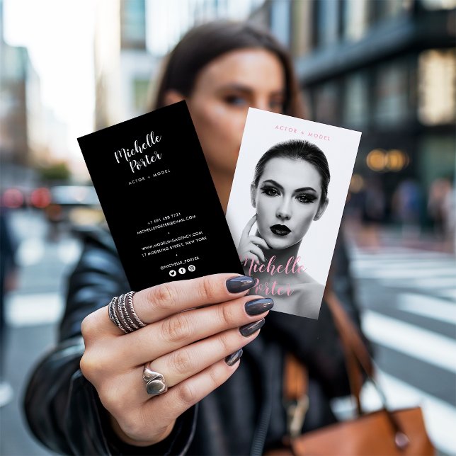 Carte De Visite Modèle acteur photo moderne noir et blanc (Actor models headshot black and white photo modern)