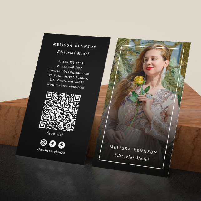 Carte De Visite Modèle éditorial Photo Code QR noir et blanc (Créateur téléchargé)