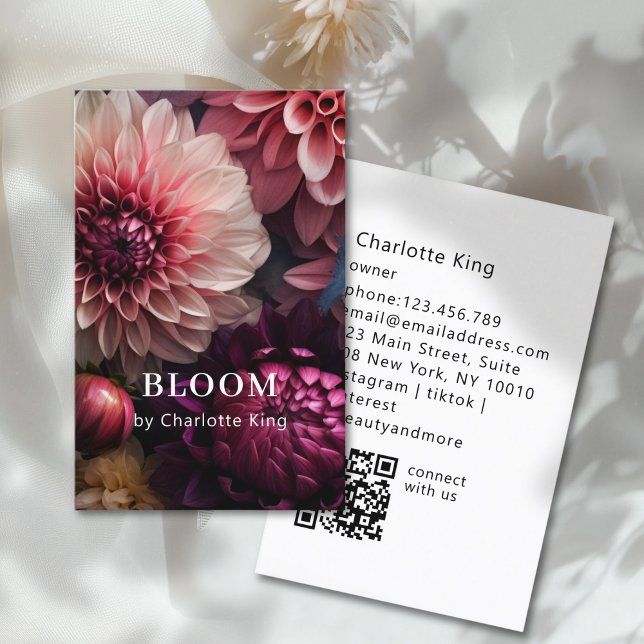 Carte De Visite Modern Flower QR Code (Modern Flower QR Code Business Card)
