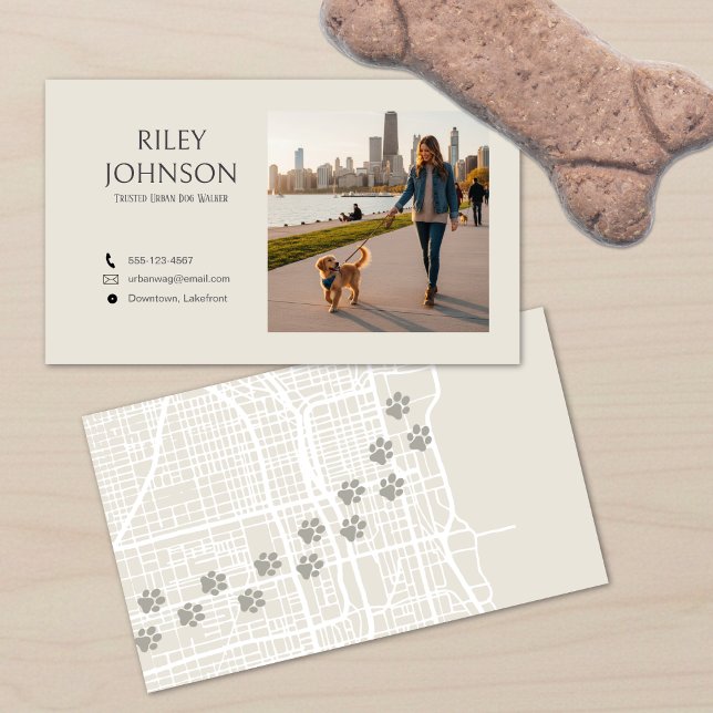 Carte de visite moderne de promeneur de chiens urb (Créateur téléchargé)