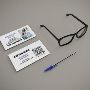 Carte de visite moderne des médias sociaux avec QR