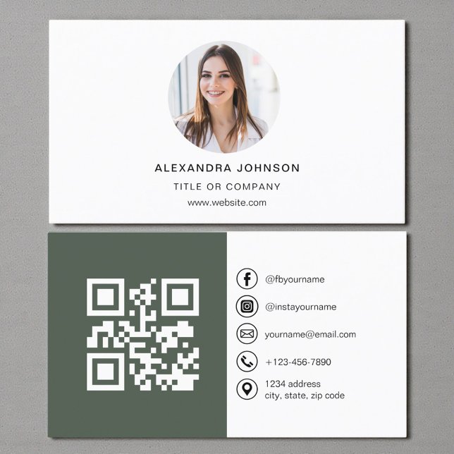 Carte de visite moderne vert sauge avec code QR et (Créateur téléchargé)