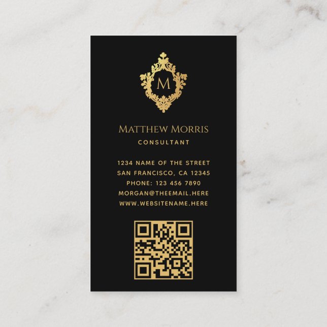 Carte De Visite Monogramme Black Faux Gold Crest Elegant QR sur le (Dos)