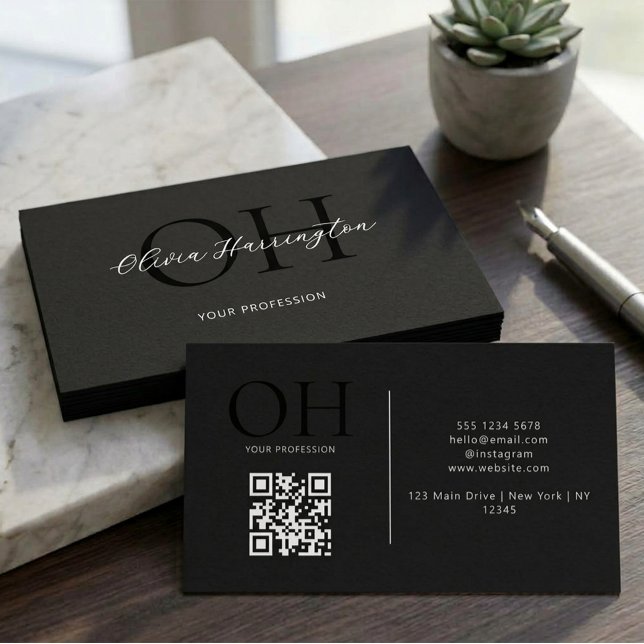 Carte De Visite Monogramme de code QR en écriture moderne noir et  (Créateur téléchargé)