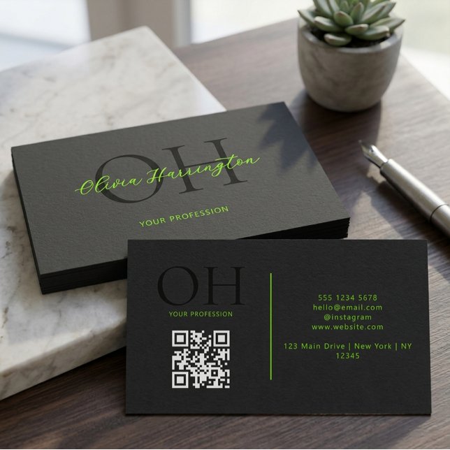 Carte De Visite Monogramme de code QR en script noir et vert moder (Créateur téléchargé)
