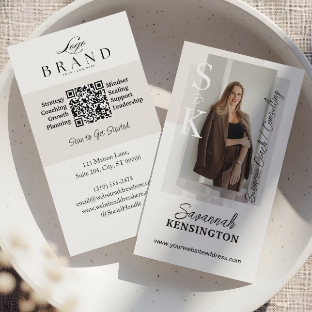 Carte De Visite Monogramme de photo professionnel moderne et code  (Modern Professional Photo Monogram & Logo QR Code Business Card)
