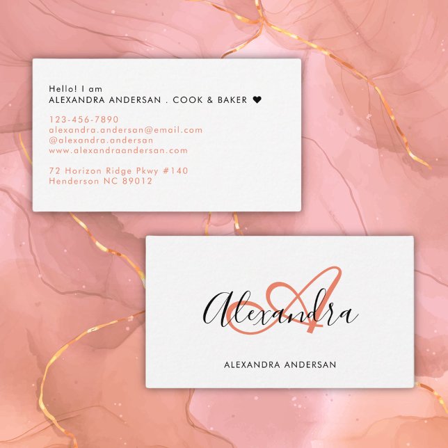 Carte De Visite Monogramme Initiale en Écriture Nom Rose Corail (Elegant Monogram Coral Pink Black Script Name Business Card)
