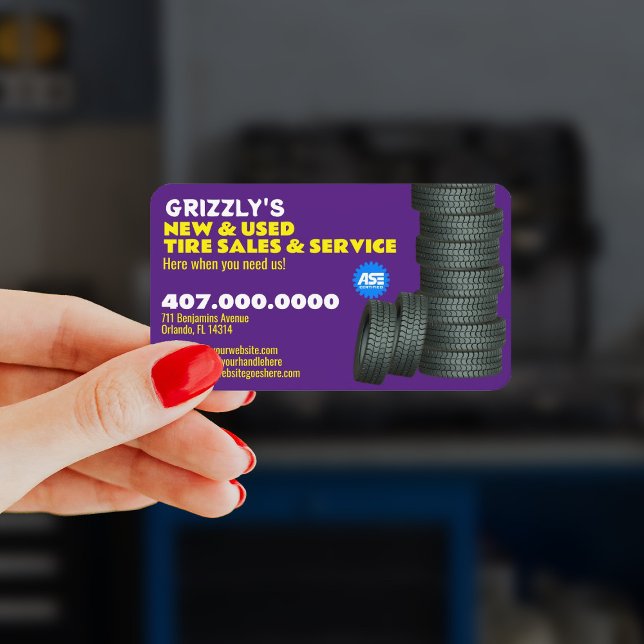 Carte de visite personnalisable des services de pn (Become more visible to potential customers with these tire repair business cards.)