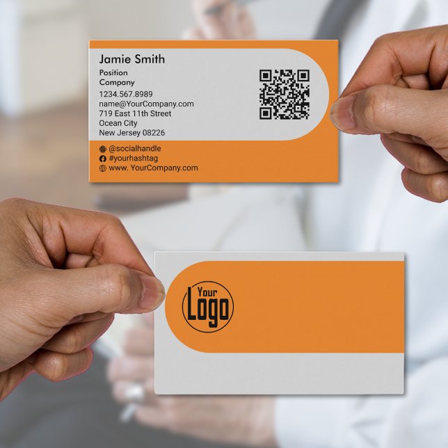 Carte De Visite Personnalisé Gris Noir Orange Code QR Paysage soci (Custom Gray Black Orange QR-code Social Landscape Business Card)