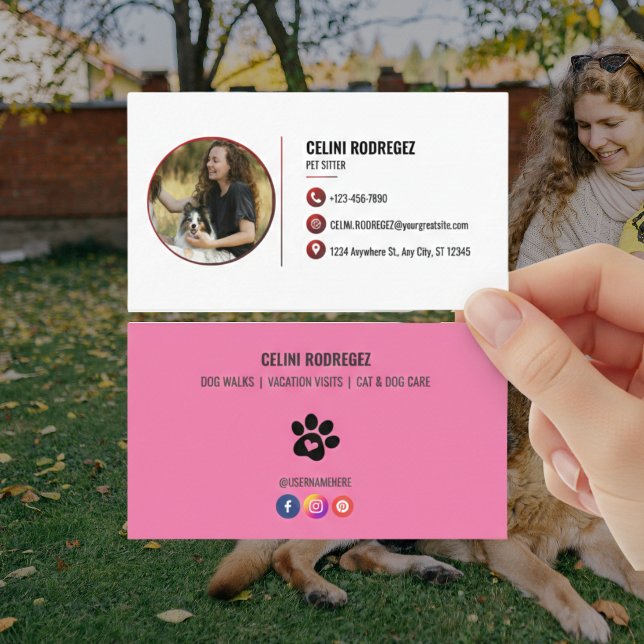 Carte De Visite Photo de garde d'animaux à empreinte de patte mini (Minimalist Paw Print Pet Sitting Photo Business Card with Social Media)