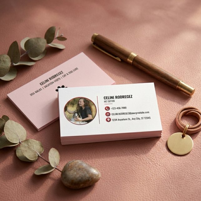 Carte De Visite Photo de garde d'animaux à empreinte de patte mini (Minimalist Paw Print Pet Sitting Photo Business Card with Social Media)