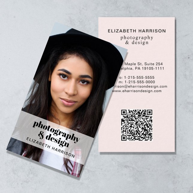 Carte De Visite Photo professionnelle QR Code Rose (Capture attention, make connections, and leave a lasting impression with our modern QR business card)